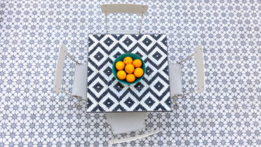 arto cadman house in Los Feliz blue star pattern patio